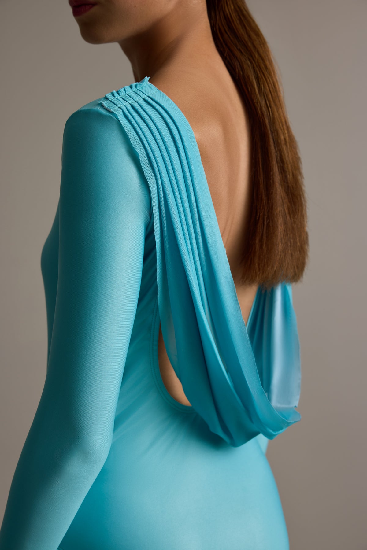 Mesh Back Drape